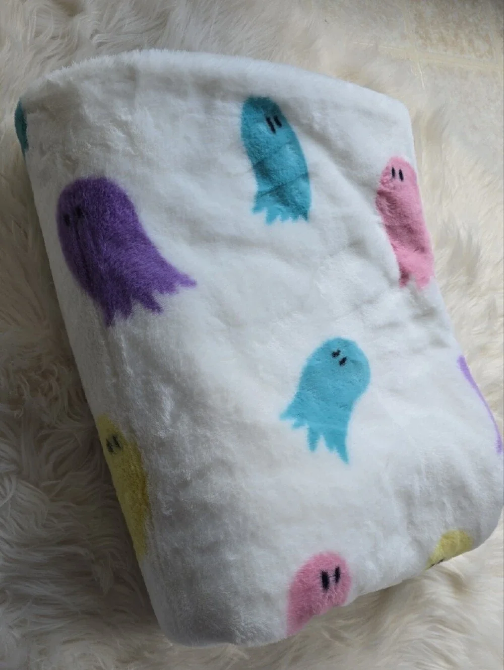 Plush Throw Blanket with Pastel Ghost Print